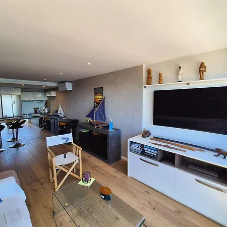Апартаменты A 40 M De La Plage, Climatisation, Wifi, Vue Mer, A Pied *